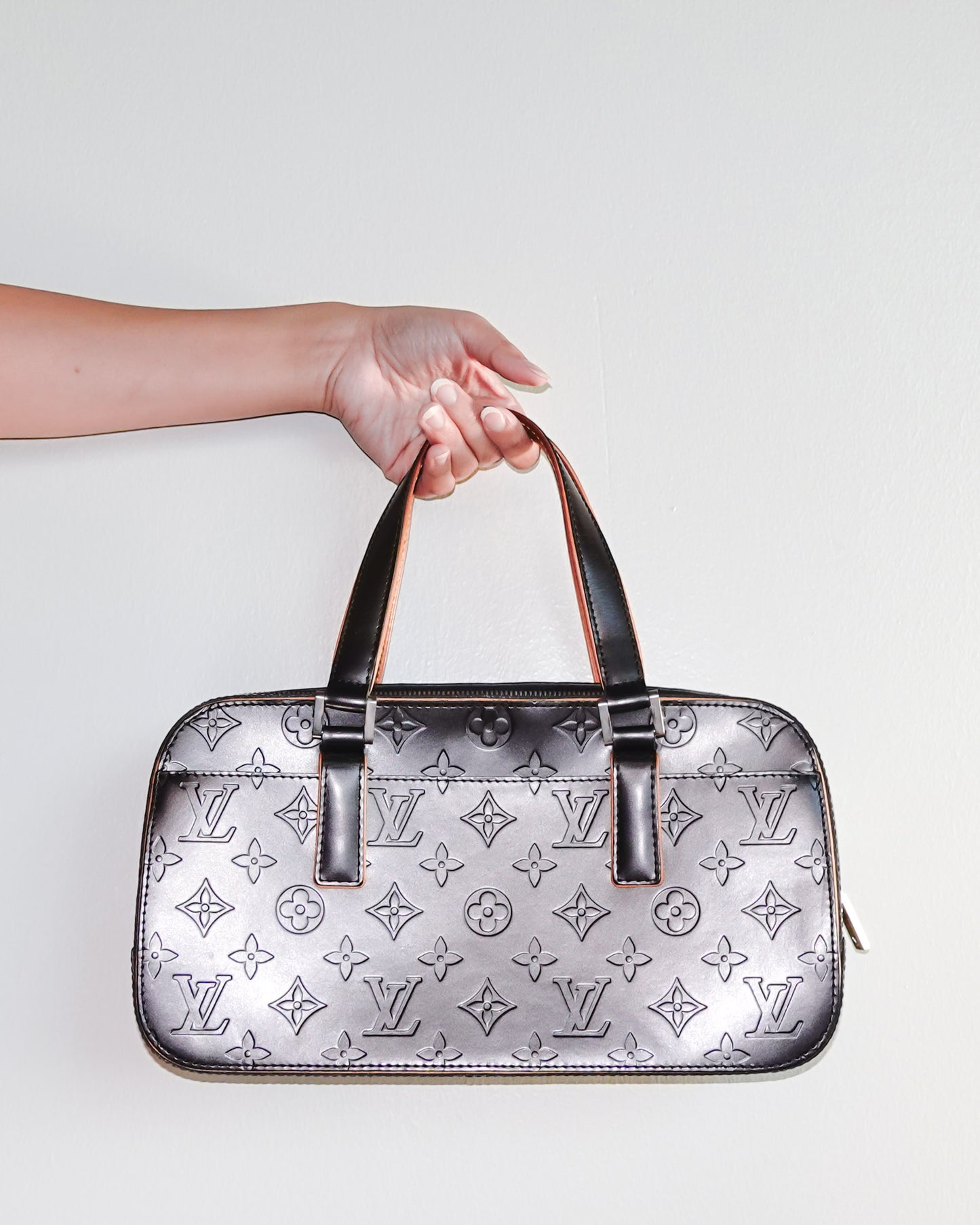 Louis Vuitton 2003 Monogram Shelton Silver Matte