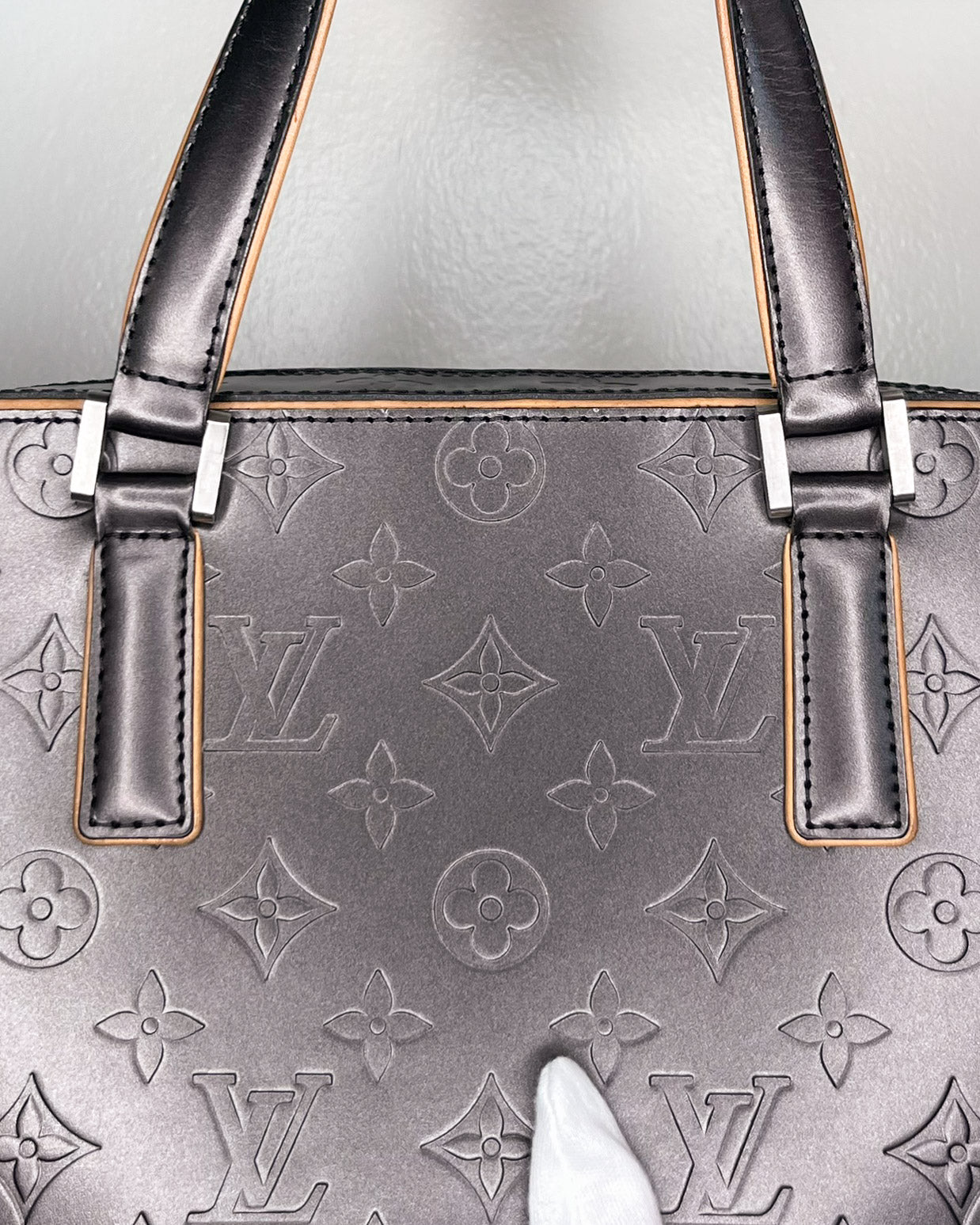 Louis Vuitton 2003 Monogram Shelton Silver Matte